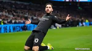 FIFA官方：C罗因直红被禁赛3场，剩余两场被缓期一年执行